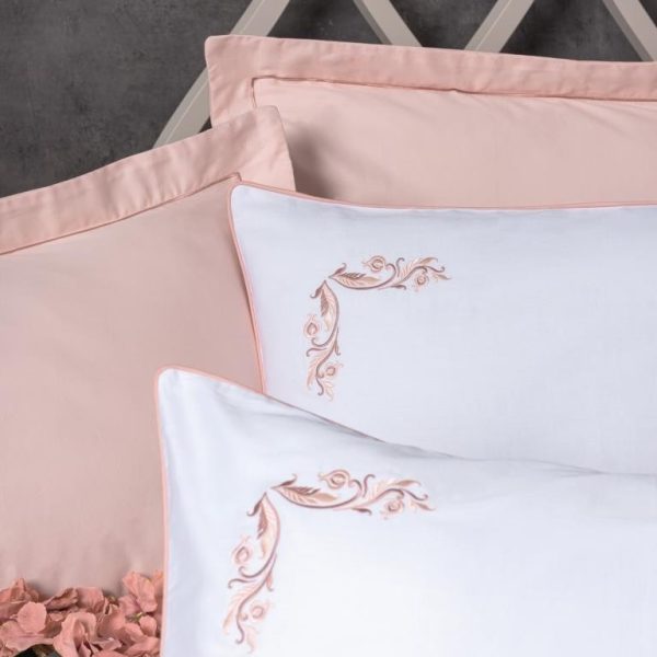Melinda-Pink1