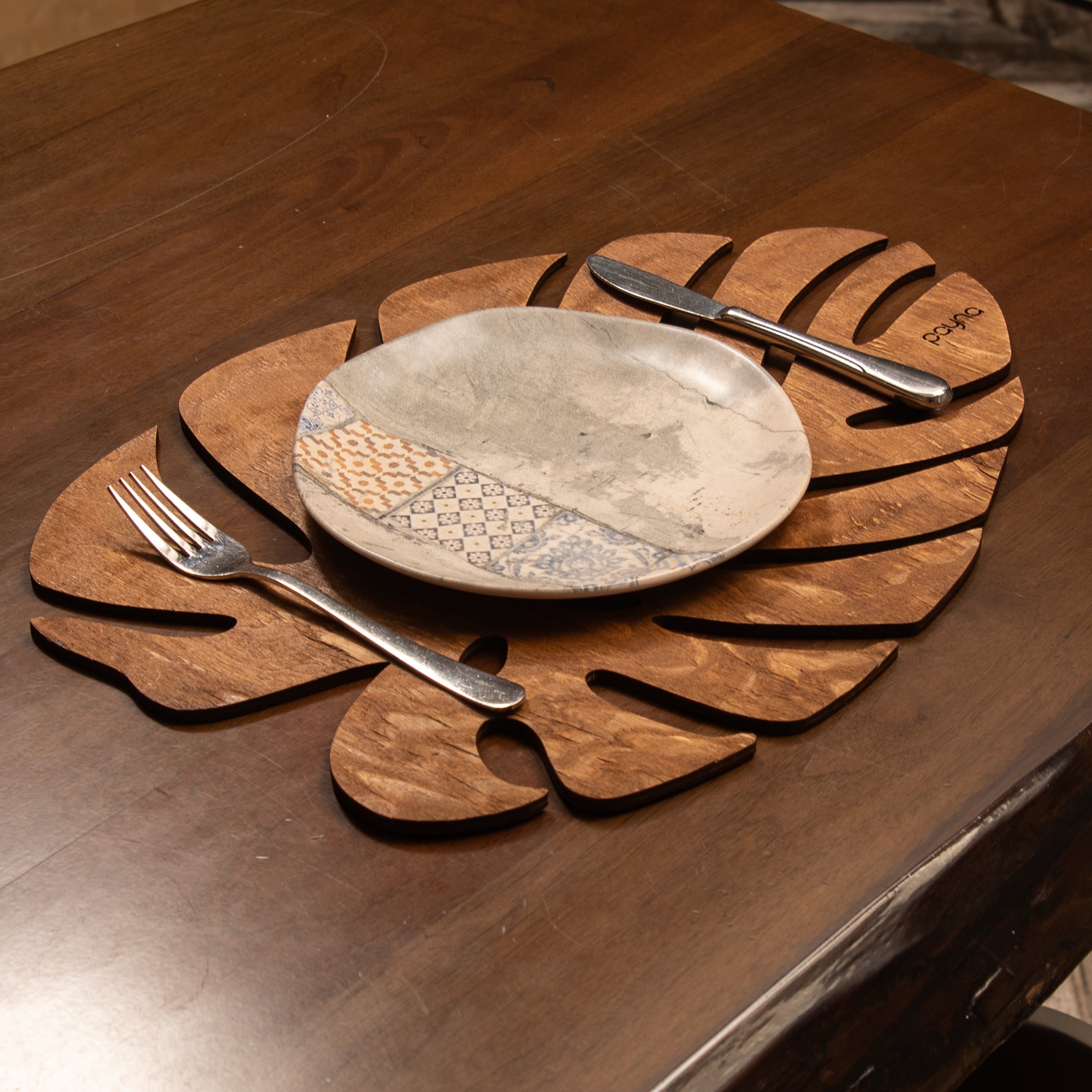 790PYN116220-201.jpg Monstera - Walnut – Дрвен сет на подлога за маса (6 парчиња) - Image 1