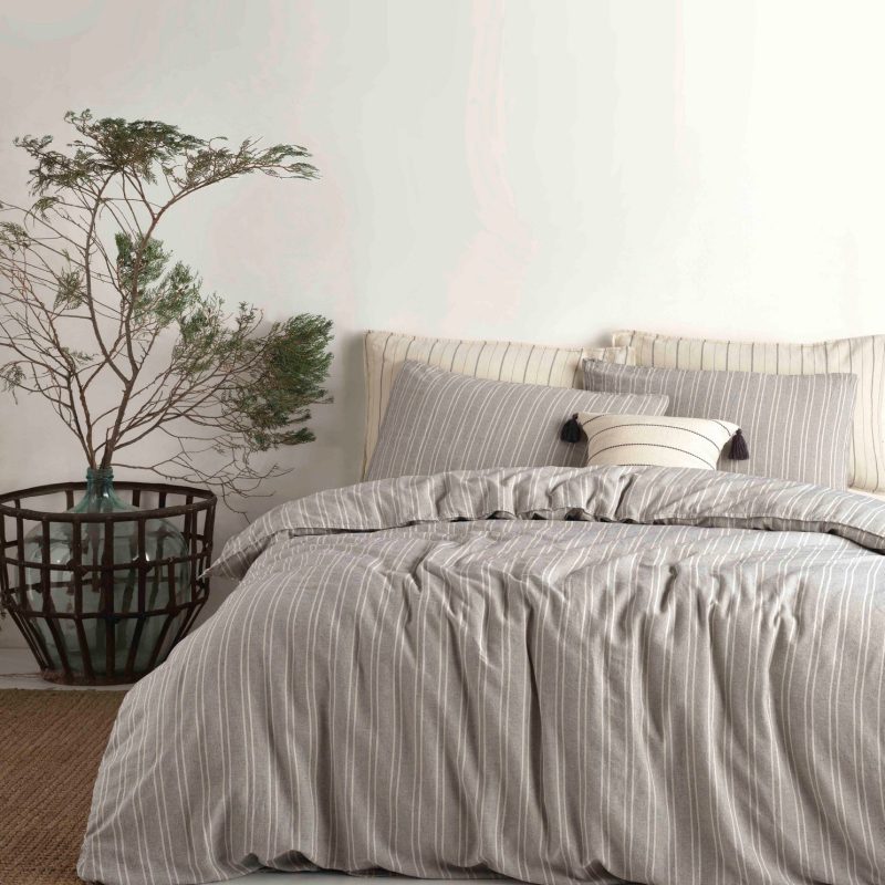 Eдинечна Постелнина RANFORCE 140*200/60*60 – Сет од 2 дела –  (FR) Томи Дарк